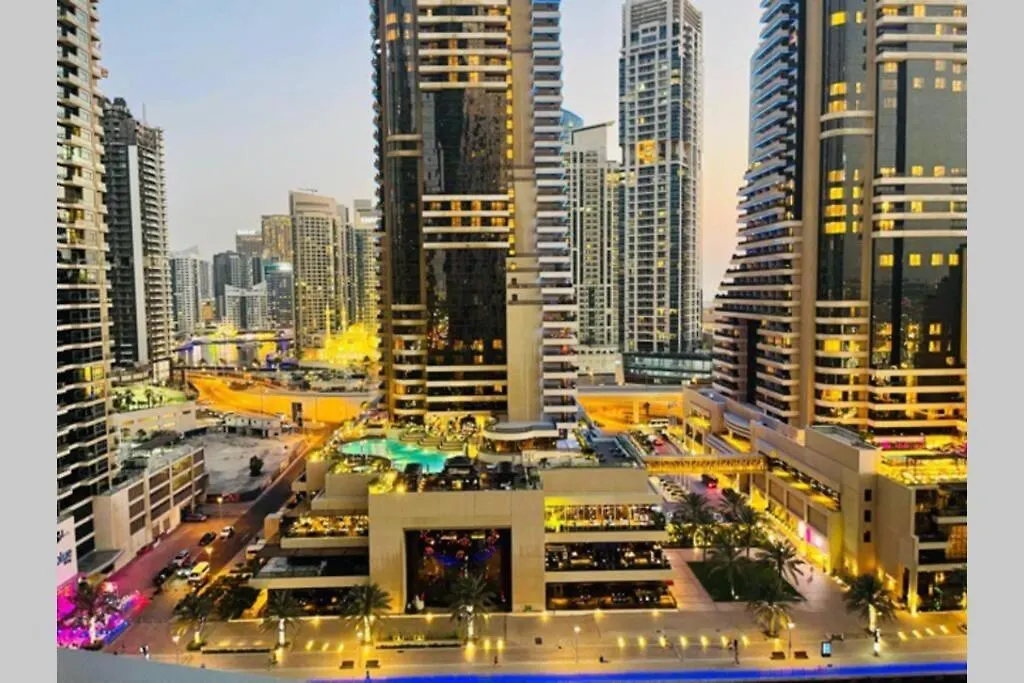 Cayan Tower Luxury Apartment With Sea View Dubai