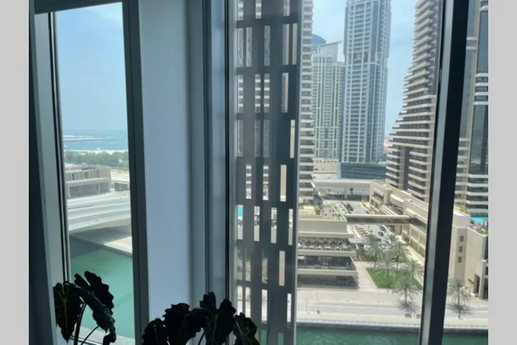 Cayan Tower Luxury Apartment With Sea View Dubai