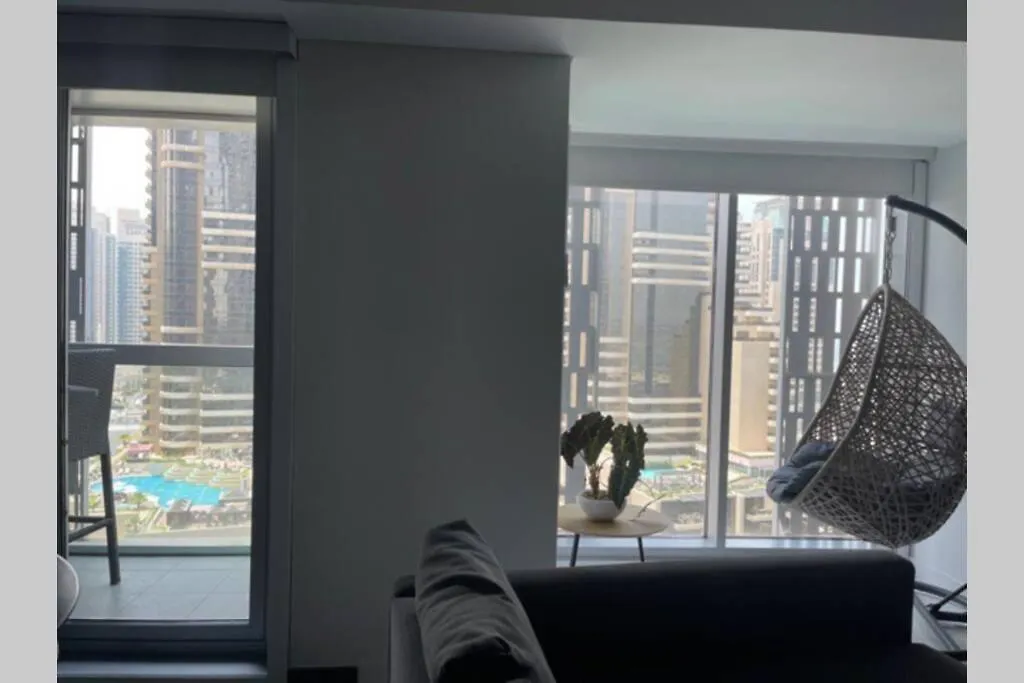 Cayan Tower Luxury Apartment With Sea View Dubai