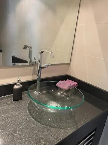 Cayan Tower Luxury Apartment With Sea View Dubai United Arab Emirates